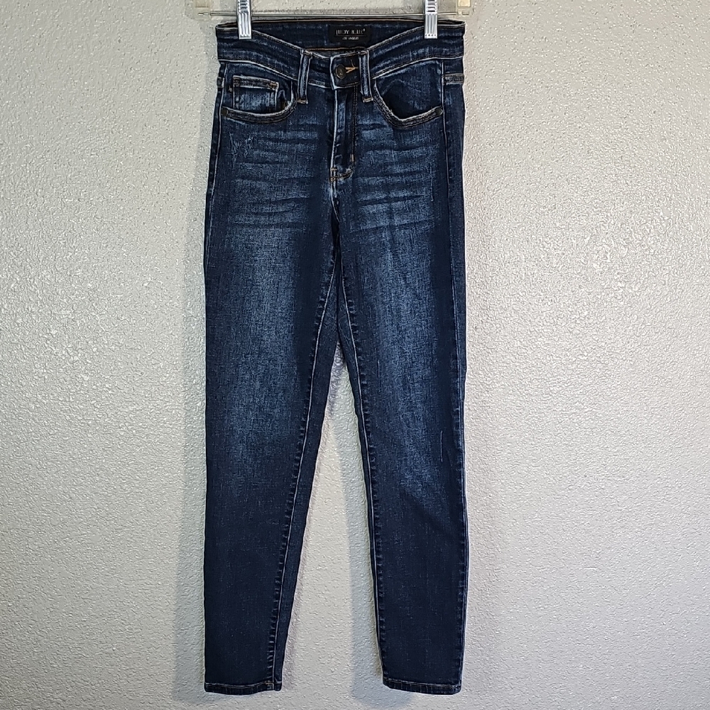 Judy Blue Slim Fit Jeans.
